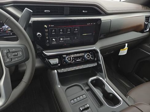 New 2025 GMC Sierra 2500 Denali w/ Denali Reserve Package image 39