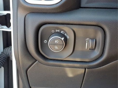 Used 2024 RAM 3500 Big Horn AWD/4WD image 16
