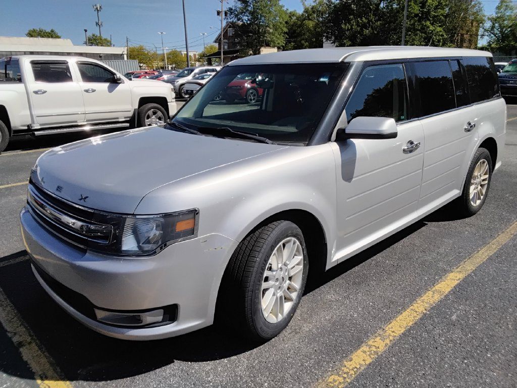 Used 2018 Ford Flex SEL FWD image 2