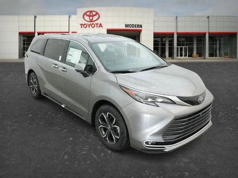 New 2026 Toyota Sienna Platinum AWD/4WD image 9