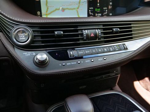 Used 2019 Lexus LS 500 w/ Luxury Package RWD image 21