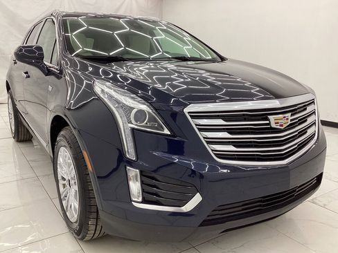 Used 2017 Cadillac XT5 Luxury w/ Driver Awareness Package image 3