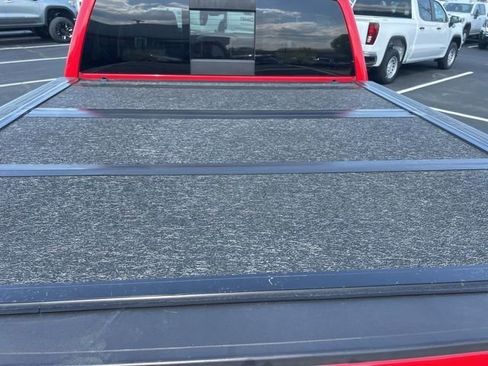 Used 2018 GMC Sierra 1500 SLT image 9