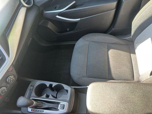 Used 2024 Chevrolet Trax LS w/ LS Convenience Package image 17