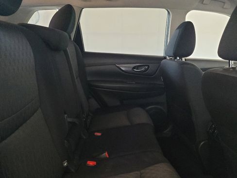 Used 2020 Nissan Rogue SV FWD image 19