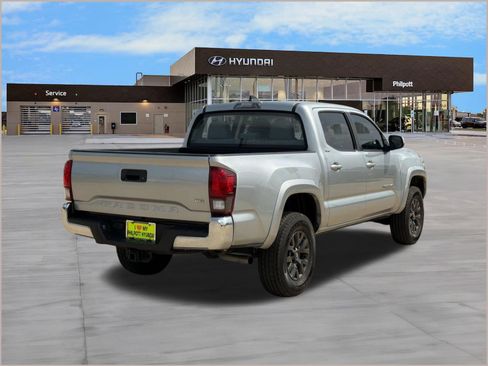 Used 2023 Toyota Tacoma SR5 RWD image 9