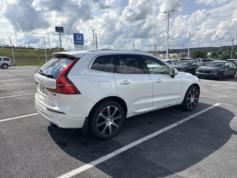 Used 2018 Volvo XC60 T6 Inscription w/ Luxury Seat Package AWD/4WD image 3