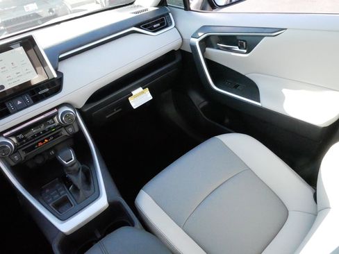 Certified 2025 Toyota RAV4 XLE Premium image 11