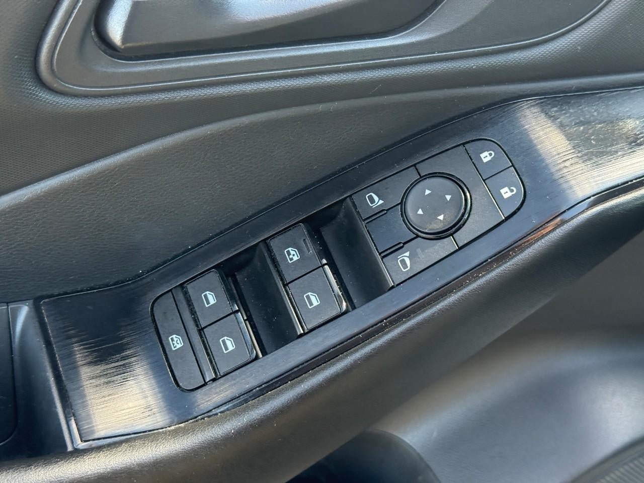 Used 2024 Nissan Rogue S AWD/4WD image 17