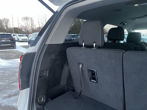 Certified 2023 GMC Acadia SLE image 10