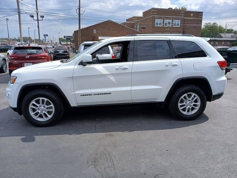 Used 2018 Jeep Grand Cherokee Laredo AWD/4WD image 11
