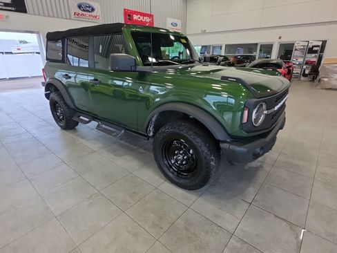 Used 2023 Ford Bronco Black Diamond AWD/4WD image 5