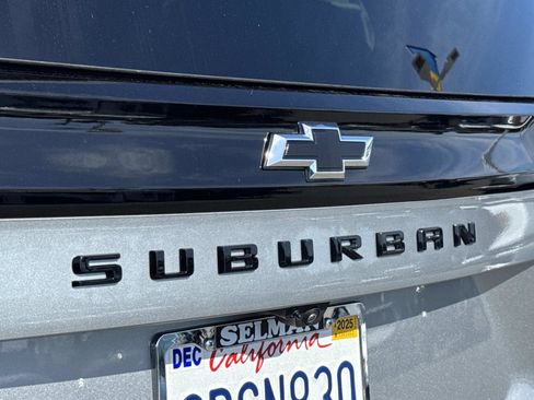 Used 2025 Chevrolet Suburban RST image 29
