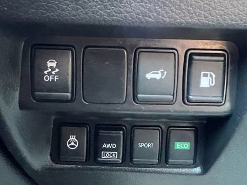 Used 2018 Nissan Rogue SV w/ Sun & Sound Touring Package AWD/4WD image 24