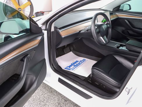 Used 2022 Tesla Model 3 Long Range image 3