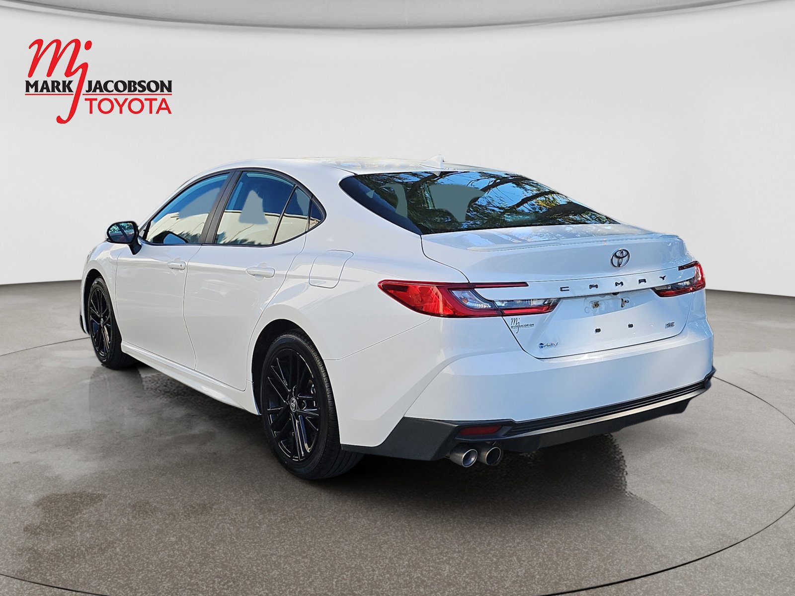 Used 2025 Toyota Camry SE FWD image 14
