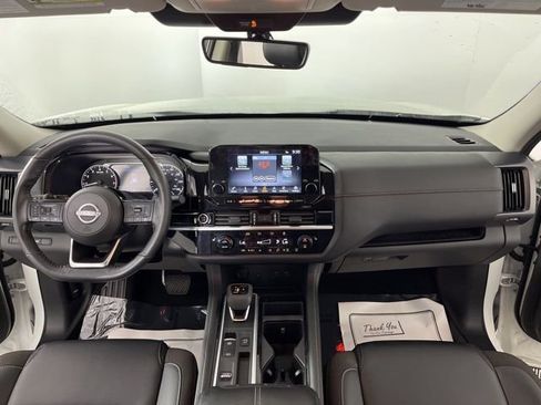 Used 2024 Nissan Pathfinder SL image 42