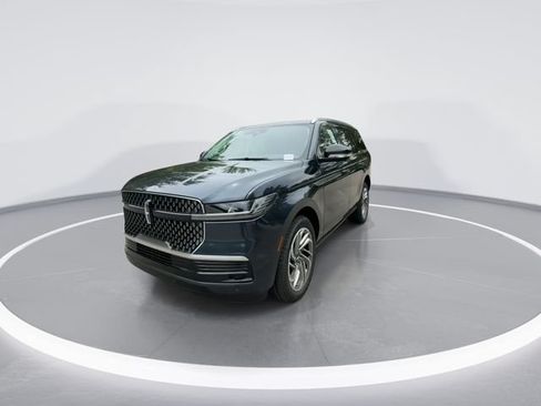 New 2026 Lincoln Navigator Reserve AWD/4WD image 4