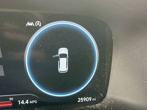 Used 2023 Hyundai Santa Fe SEL w/ Premium Package image 12