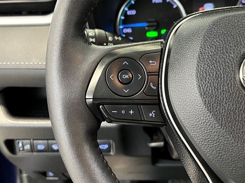 Used 2021 Toyota RAV4 XLE Premium image 38