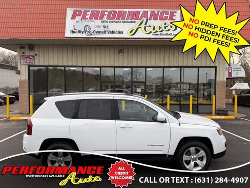 Used 2014 Jeep Compass Latitude image 2