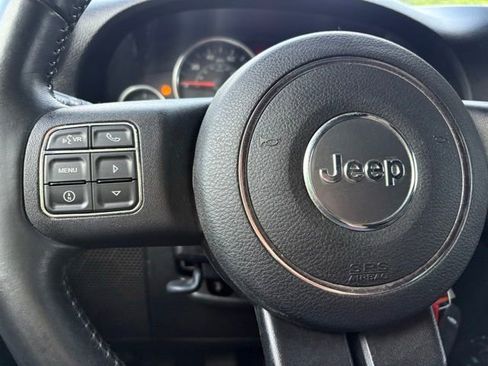 Used 2012 Jeep Wrangler Unlimited Sahara w/ Connectivity Group AWD/4WD image 14