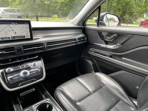 Used 2020 Lincoln Corsair AWD w/ Equipment Group 101A image 11