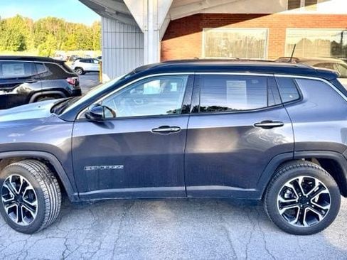 Used 2024 Jeep Compass Limited AWD/4WD image 2