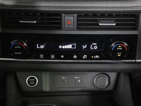 Certified 2023 Nissan Rogue SV FWD image 22