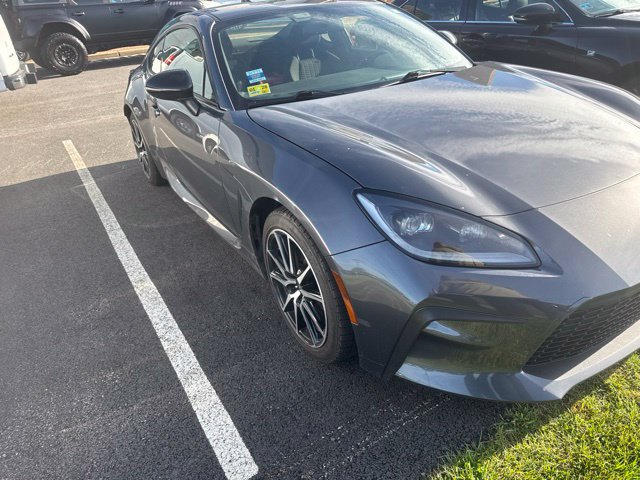 Used 2023 Toyota GR86 w/ ALL Weather Mat Package (TMS) RWD image 2