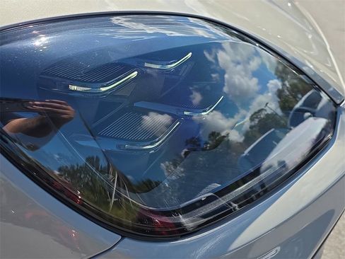 Certified 2025 Porsche Cayenne Base image 15