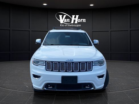 Used 2020 Jeep Grand Cherokee Overland AWD/4WD image 2