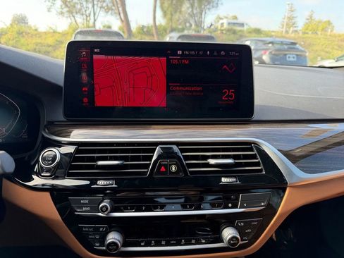 Used 2023 BMW 530i w/ Convenience Package image 19