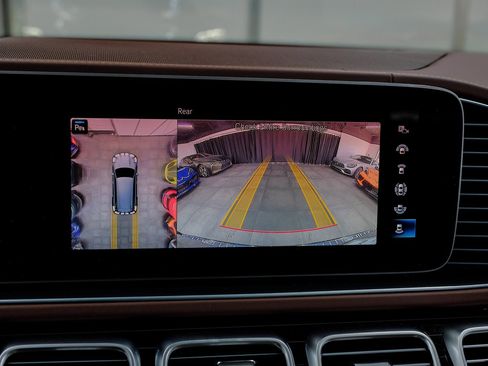 Used 2022 Mercedes-Benz Maybach GLS 600 4MATIC image 32