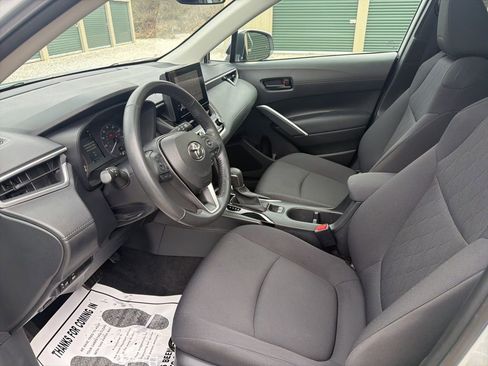 Certified 2023 Toyota Corolla Cross LE w/ Moonroof Package image 11