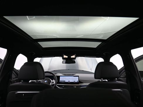 Used 2026 BMW X5 xDrive40i w/ M Sport Package image 17