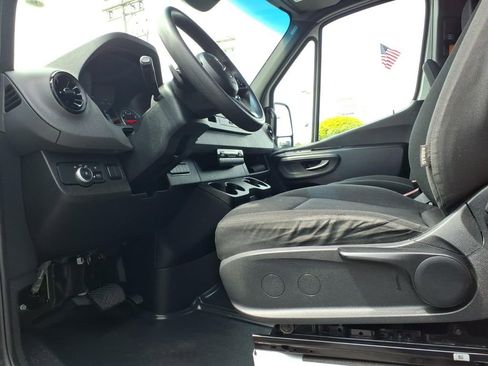 Used 2023 Mercedes-Benz Sprinter 2500 image 11