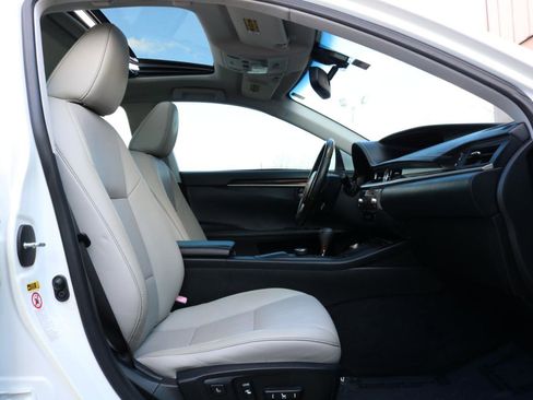 Used 2015 Lexus ES 350 w/ Premium Package image 46