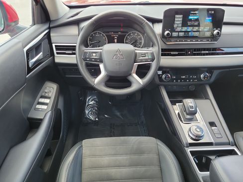 Used 2024 Mitsubishi Outlander SE FWD image 20