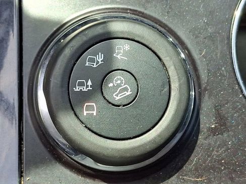 Used 2017 Ford Explorer XLT w/ Equipment Group 202A image 25