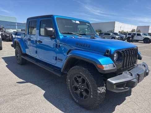 Used 2022 Jeep Gladiator Sport AWD/4WD image 3
