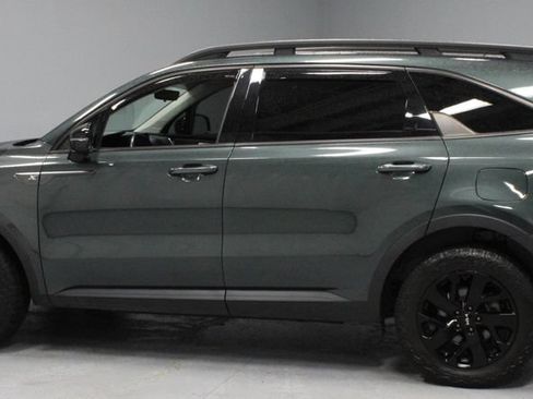 Used 2023 Kia Sorento S w/ Panoramic Sunroof Package AWD/4WD image 7