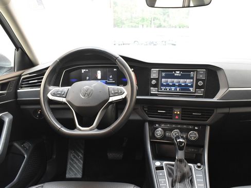 Used 2024 Volkswagen Jetta SE FWD image 23