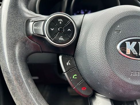 Used 2017 Kia Soul FWD image 20