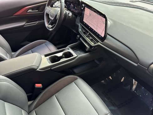 Used 2024 Chevrolet Equinox EV RS FWD image 19