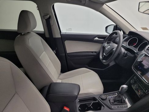 Used 2021 Volkswagen Tiguan SEL AWD/4WD image 21
