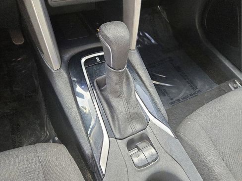 Used 2023 Toyota Corolla Cross LE image 30