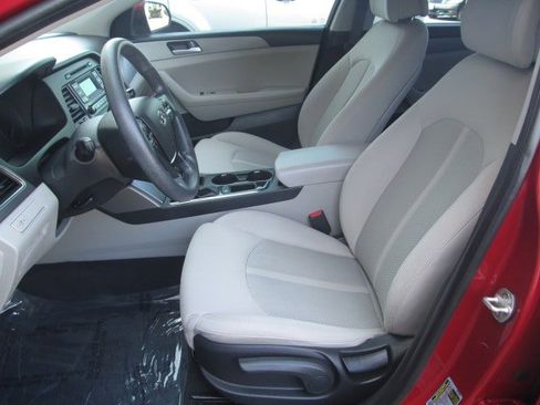 Used 2017 Hyundai Sonata SE image 9