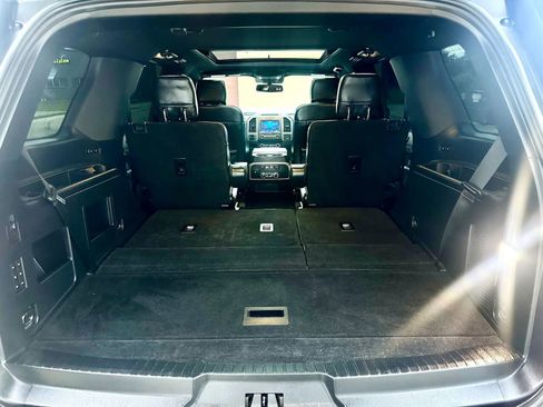 Used 2020 Ford Expedition XLT w/ Black Accent Package RWD image 19