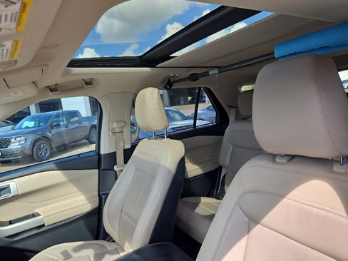 Used 2020 Ford Explorer Limited RWD image 37
